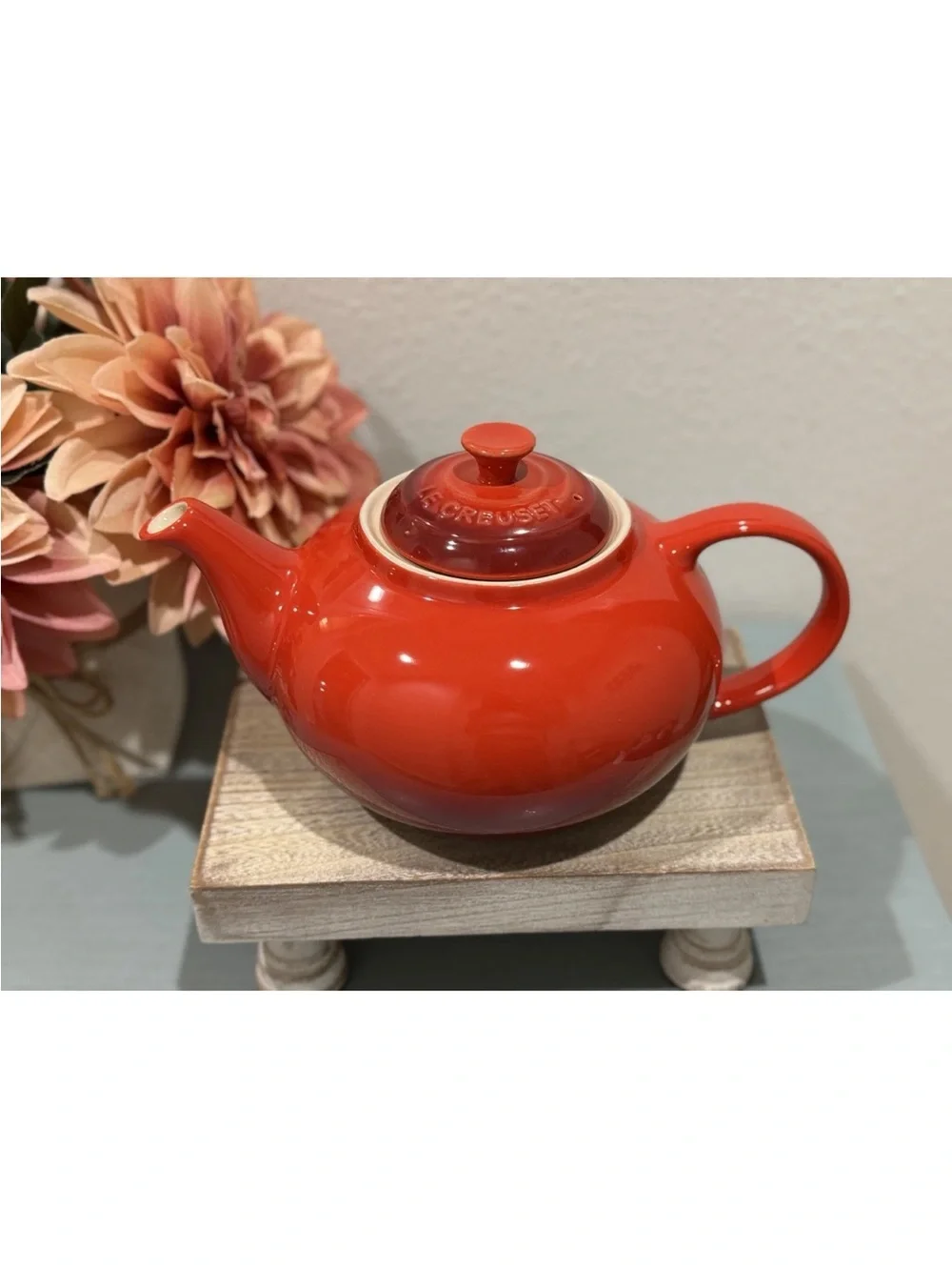 Le Creuset 1.3L Classic Teapot CERISE Stoneware Glossy Finish Second Choix NEW